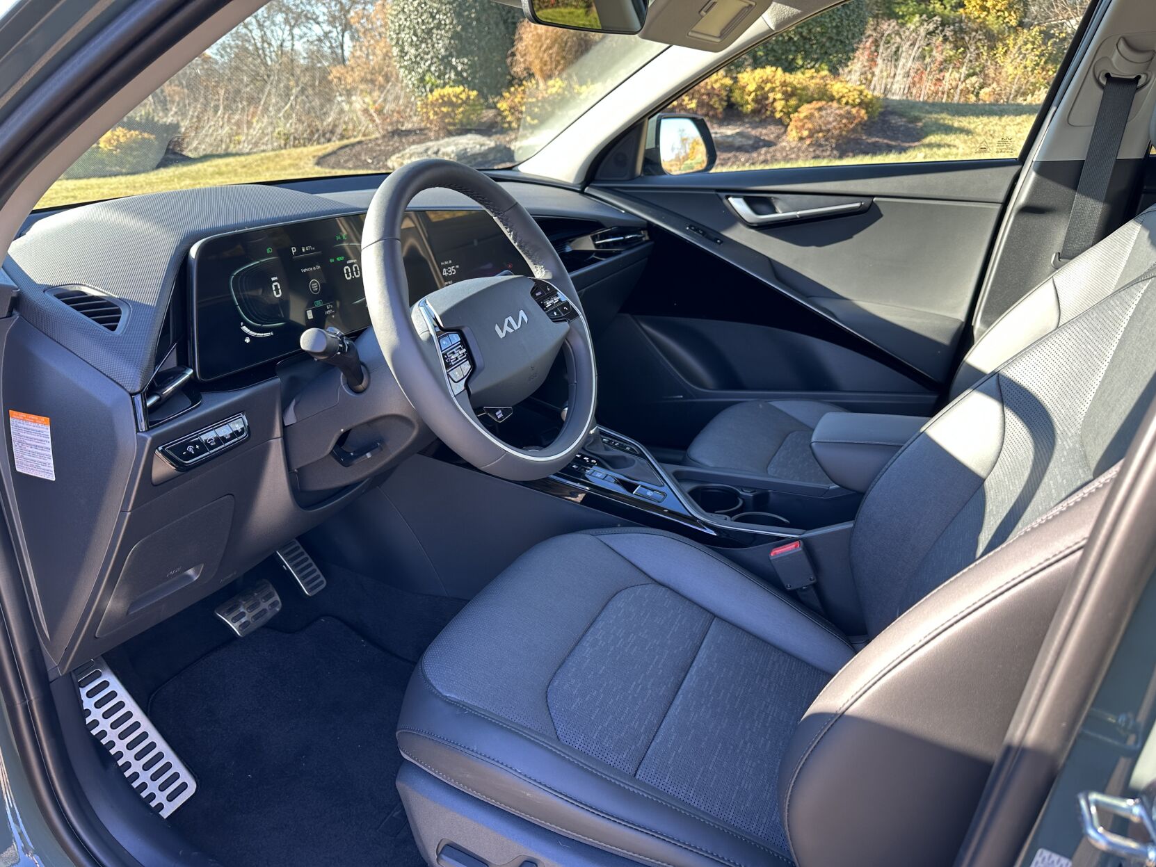23KiaNiroInterior1.JPG